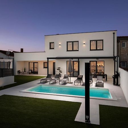 PUY Villa Artis מראה חיצוני תמונה