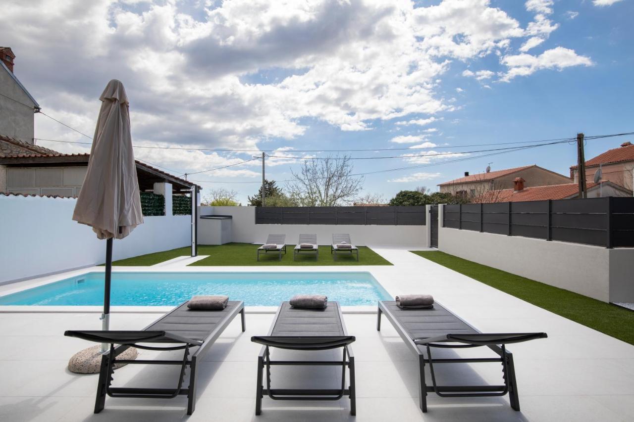 PUY Villa Artis מראה חיצוני תמונה