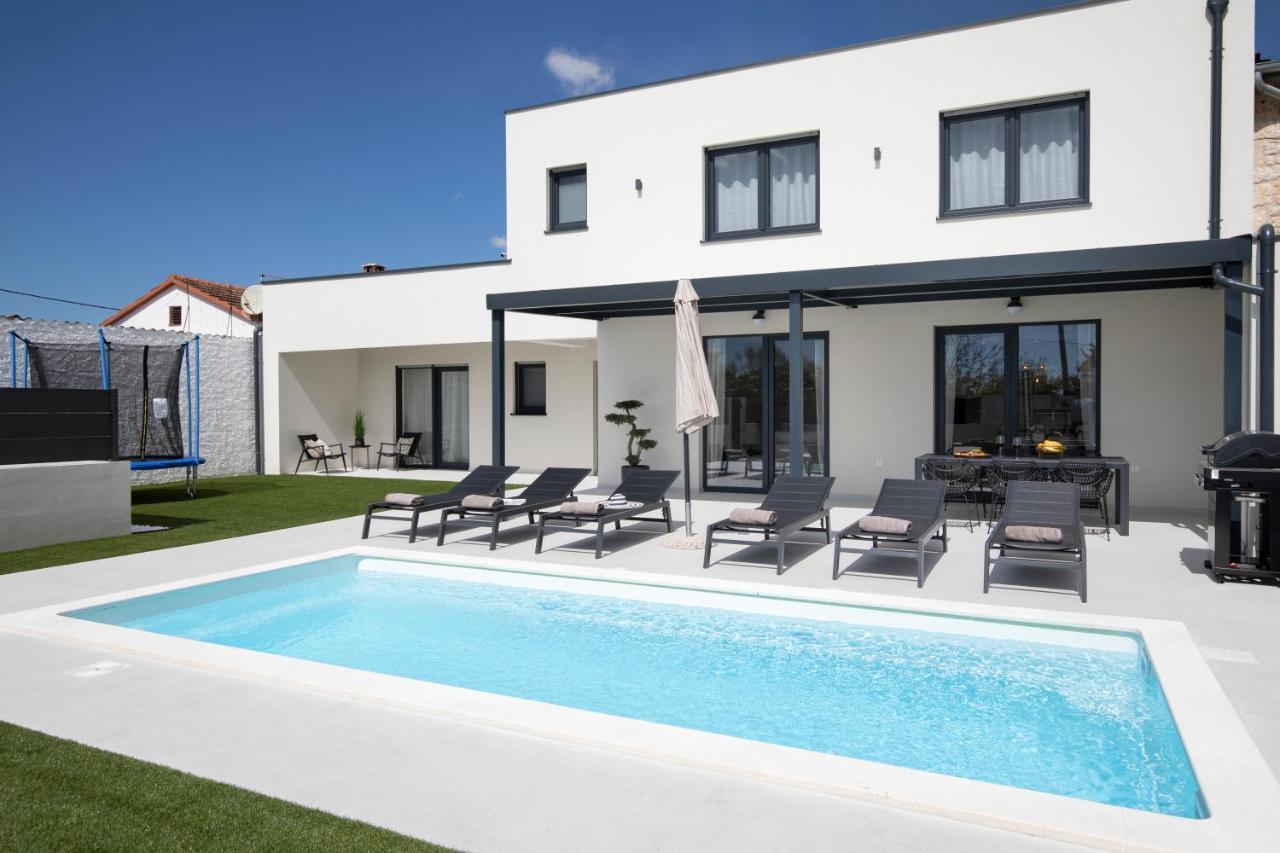 PUY Villa Artis מראה חיצוני תמונה